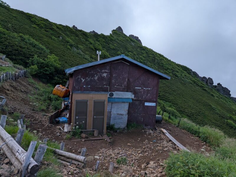 権現小屋